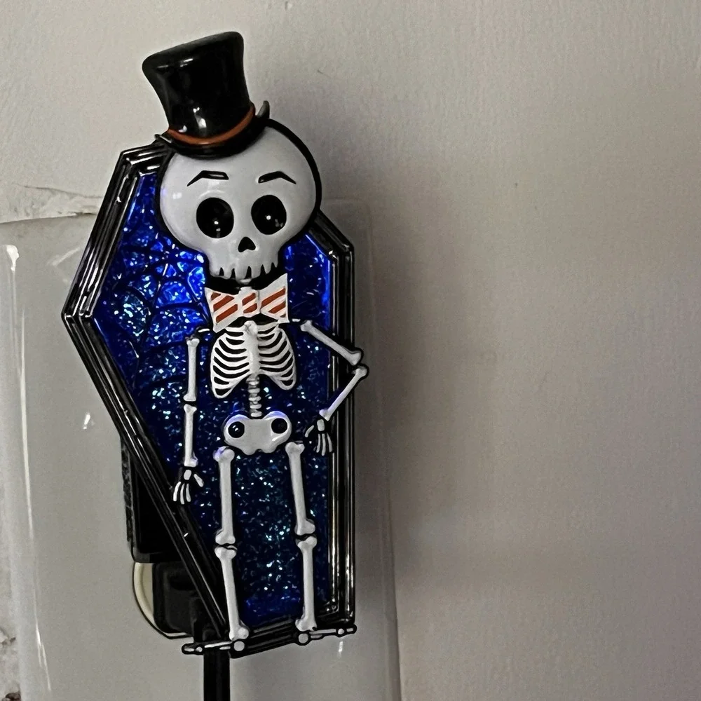 Wallflowers Halloween Skeleton Coffin Light‎ up Plug-in Diffuser Black